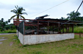 Beschädigtes Dach der Werkstatt